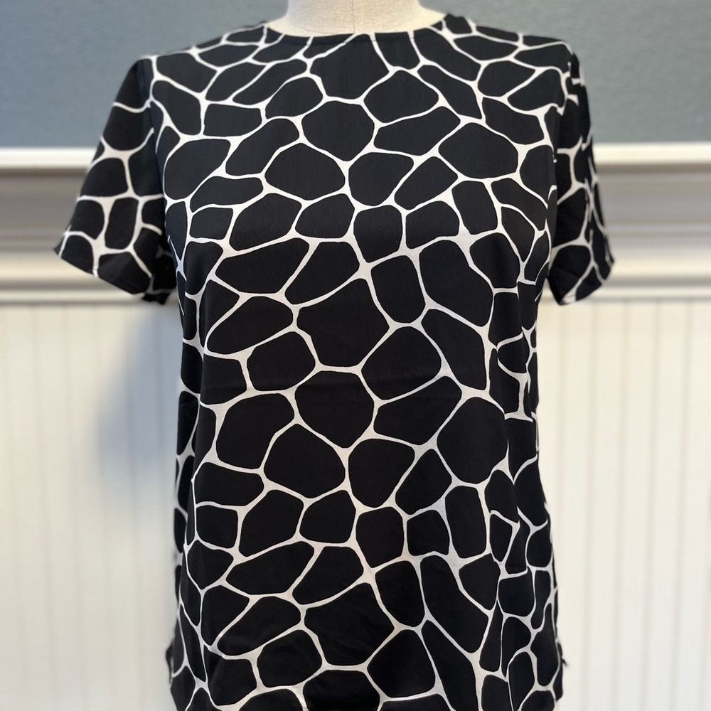 Black and White Patterned Women's Top